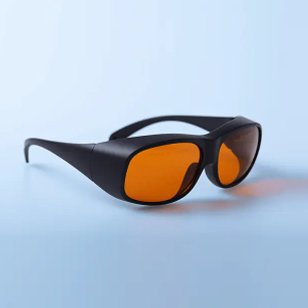 Меры неотложной помощи при травмах глаз, вызванных лазером 