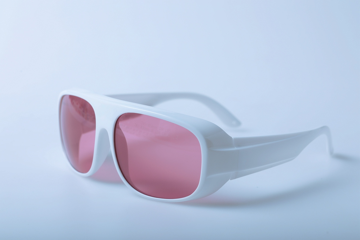 Обеспечивают ли лазерные защитные очки 100% защиту наших глаз?